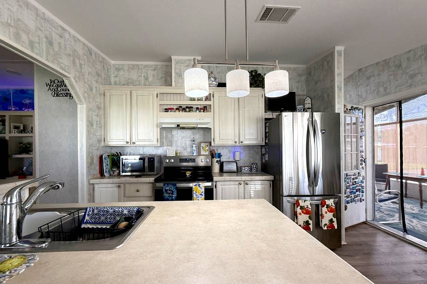 17 West Road a Palmetto, FL Mobile or Manufactured Home for Sale
